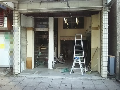 店舗の内装解体、ショーウインドウの解体、施工後